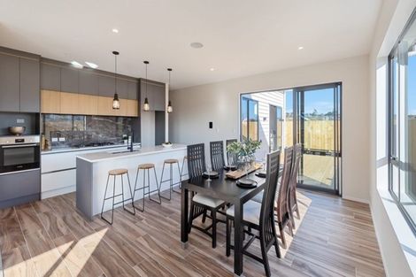 Photo of property in 42 Schoolside Road, Kumeu, 0810