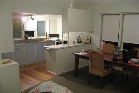 Photo of property in 51 Onewa Road, Northcote, Auckland, 0627