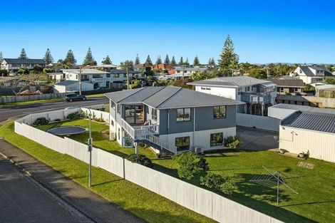 Photo of property in 1 Ohiwa Parade, Ohope, 3121