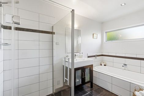 Photo of property in 6a Walton Park Avenue, Fairfield, Dunedin, 9018