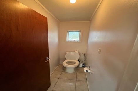 Photo of property in 2/142 Birkdale Road, Birkdale, Auckland, 0626