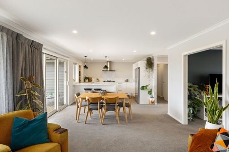 Photo of property in 1 Gibraltar Way, Fitzherbert, Palmerston North, 4410