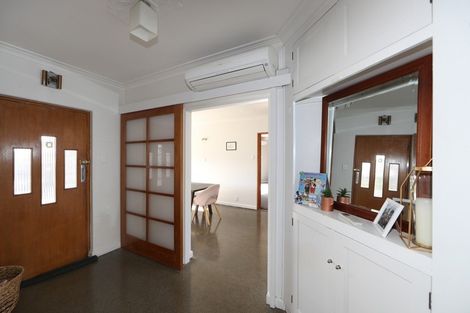 Photo of property in 28 Chester Street, Taradale, Napier, 4112