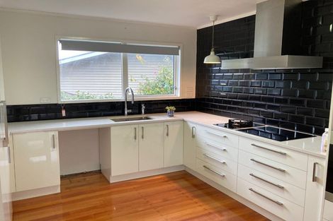Photo of property in 7 Chisbury Street, Churton Park, Wellington, 6037