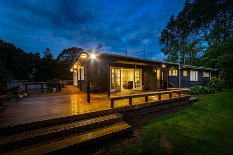 Photo of property in 158 Turitea Road, Fitzherbert, Palmerston North, 4472