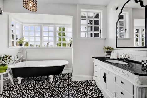 Photo of property in 104 Pitt Road, Hillsborough, New Plymouth, 4372