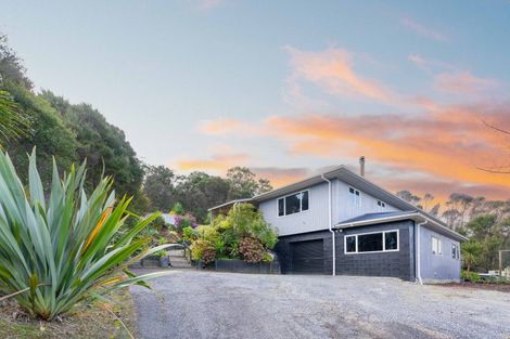 Photo of property in 8 Kaipatiki Rise, Haruru, 0204