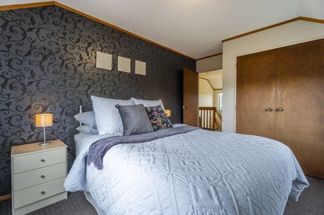 Photo of property in 7 Montrose Grove, Churton Park, Wellington, 6037