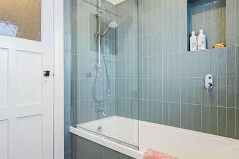 Photo of property in 257 Centaurus Road, Saint Martins, Christchurch, 8022