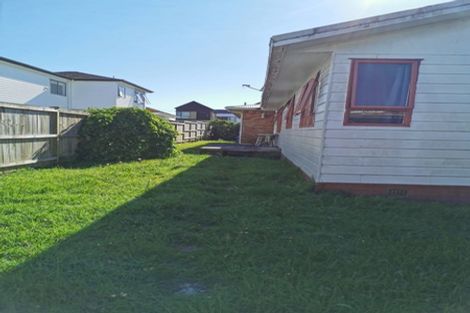 Photo of property in 6 Karamu Street, Te Atatu Peninsula, Auckland, 0610
