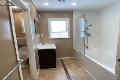 Photo of property in 50 Stottholm Road, Titirangi, Auckland, 0604