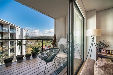 Photo of property in 1/37 Woodlands Crescent, Browns Bay, Auckland, 0630