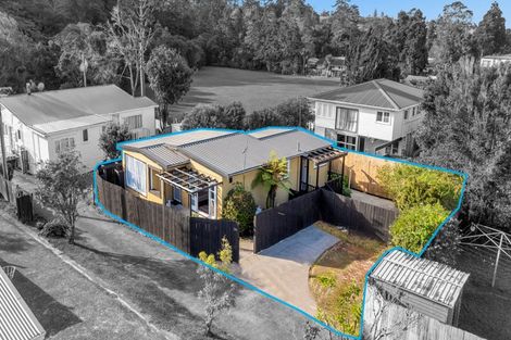Photo of property in 2/26 Woodside Road, Massey, Auckland, 0614