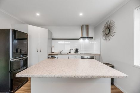 Photo of property in 16 Crest Way, Papamoa, 3118