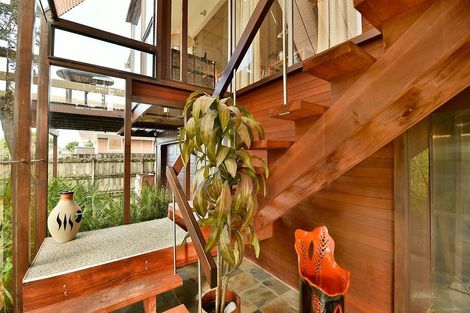 Photo of property in 20 Walton Street, Red Beach, 0932