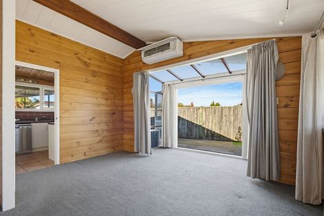 Photo of property in 20 Willow Avenue, Hannahs Bay, Rotorua, 3010