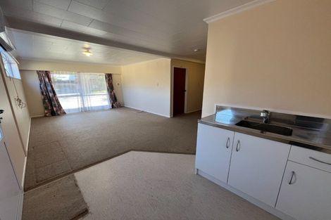 Photo of property in 1 Guernsey Place, Fitzherbert, Palmerston North, 4410
