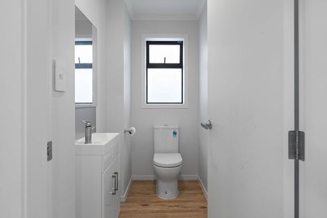 Photo of property in 124a Cambridge Terrace, Fairfield, Lower Hutt, 5011