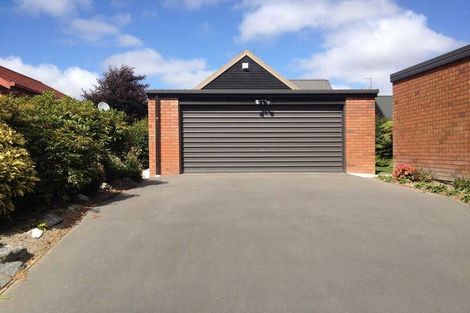 Photo of property in 28a Inglewood Place, Avonhead, Christchurch, 8042