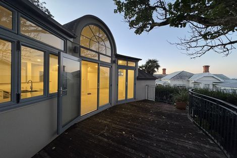 Photo of property in 1/5 Princes Street, Northcote Point, Auckland, 0627