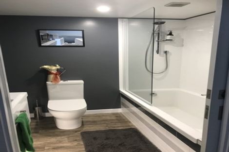 Photo of property in 2u4 Grafton Road, Roseneath, Wellington, 6011
