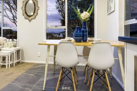 Photo of property in 17 Wanita Place, Totara Vale, Auckland, 0629
