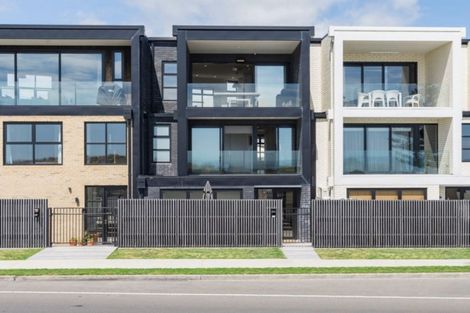 Photo of property in 211 Marine Parade, Seatoun, Wellington, 6022