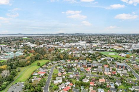 Photo of property in 6 Serjeant Street, Henderson, Auckland, 0612