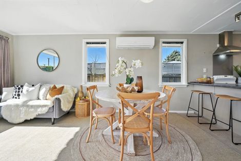 Photo of property in 11 Westerleigh Street, Bishopdale, Christchurch, 8053