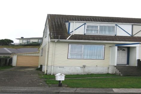 Photo of property in 9a Ladbrooke Drive, Newlands, Wellington, 6037