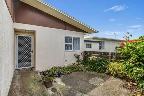 Photo of property in 2/104 Alma Road, Gonville, Whanganui, 4501