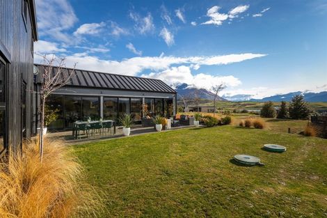 Photo of property in 7 Kinross Lane, Jacks Point, Queenstown, 9371