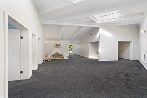 Photo of property in 4 Raphael Place, West Harbour, Auckland, 0618