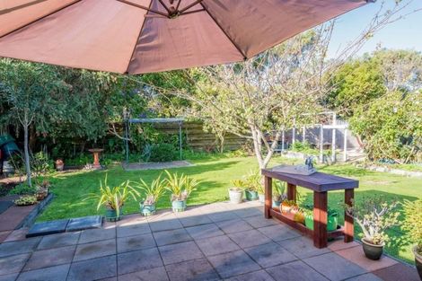 Photo of property in 6 Paretai Grove, Waikanae, 5036