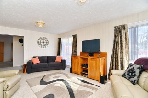 Photo of property in 11 Ludecke Place, Sockburn, Christchurch, 8042