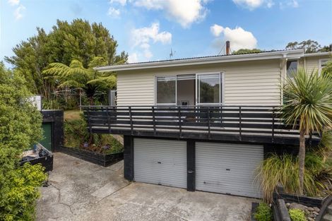 Photo of property in 12 Spenmoor Street, Newlands, Wellington, 6037