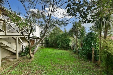 Photo of property in 11 Albert Hall Drive, Red Beach, 0932