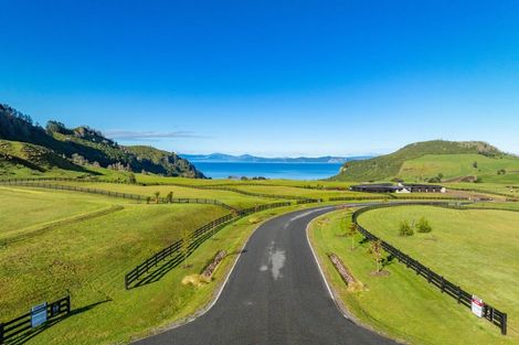 Photo of property in 10 Taumata Rise, Acacia Bay, 3385