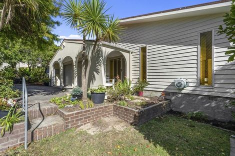 Photo of property in 2 Waterford Drive, Churton Park, Wellington, 6037