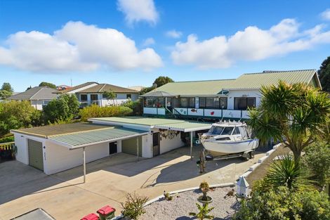 Photo of property in 647 Pukehina Parade, Pukehina, Te Puke, 3189