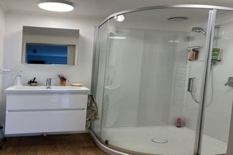 Photo of property in 48 Huntingdon Street, Northland, Wellington, 6012