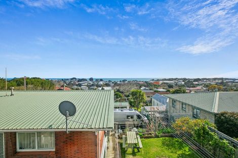 Photo of property in 75 Belt Road, New Plymouth, 4310