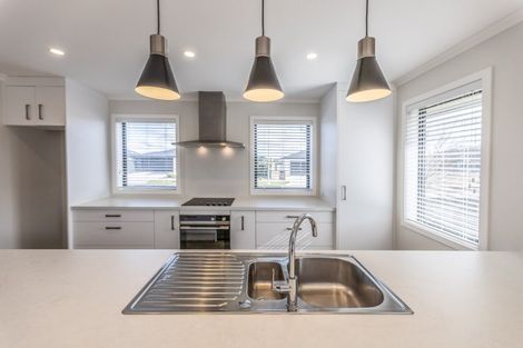 Photo of property in 6 Corsica Court, Fitzherbert, Palmerston North, 4410