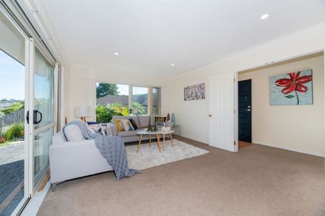 Photo of property in 27 John Brooke Crescent, East Tamaki Heights, Auckland, 2016