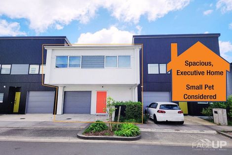 Photo of property in 32 Marine Parade, Hobsonville, Auckland, 0616