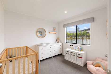 Photo of property in 100 Hillcrest Drive, Kelvin Grove, Palmerston North, 4414