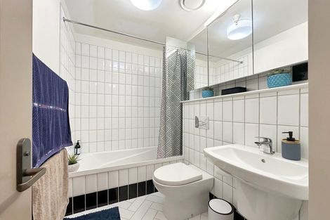 Photo of property in 208/3u Roxburgh Street, Mount Victoria, Wellington, 6011