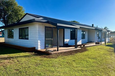 Photo of property in 102 Sandspit Road, Waiuku, 2123