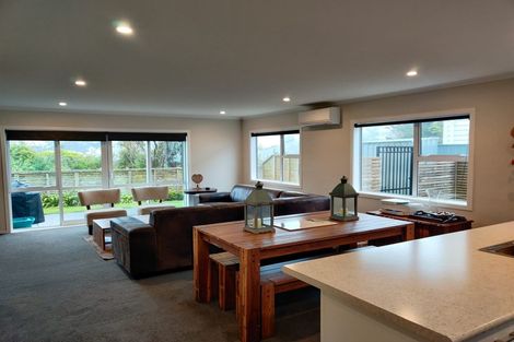 Photo of property in 20u2 Glanmire Road, Newlands, Wellington, 6037