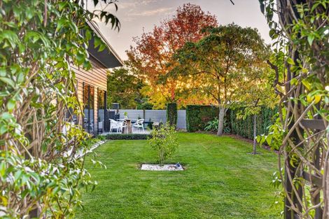 Photo of property in 27 Jervois Road, Jervoistown, Napier, 4112